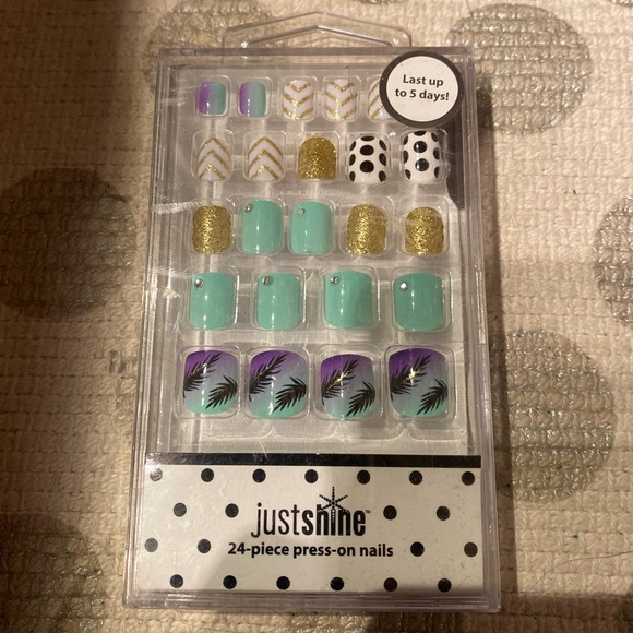 Justice Press-On Nails - Picture 1 of 3